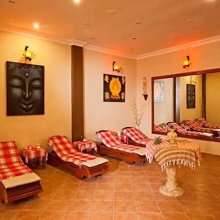 Club Tarhan 4*
