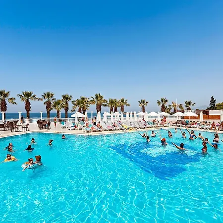 Club Tarhan 4*