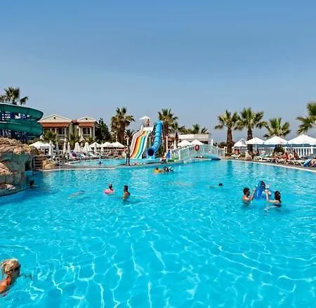 Club Tarhan منتجع 4*