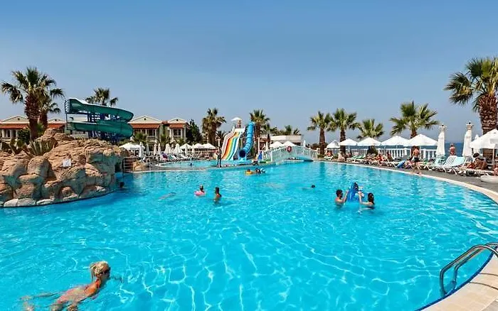 Club Tarhan Resort 4*