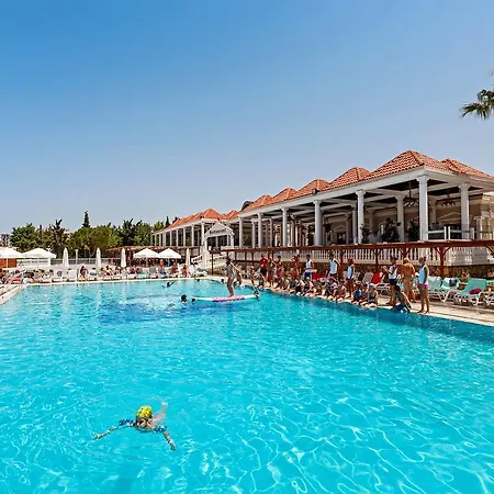 Resort Club Tarhan 4*